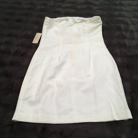 Ivory Strapless Dress (Medium) - Picture 2 of 9